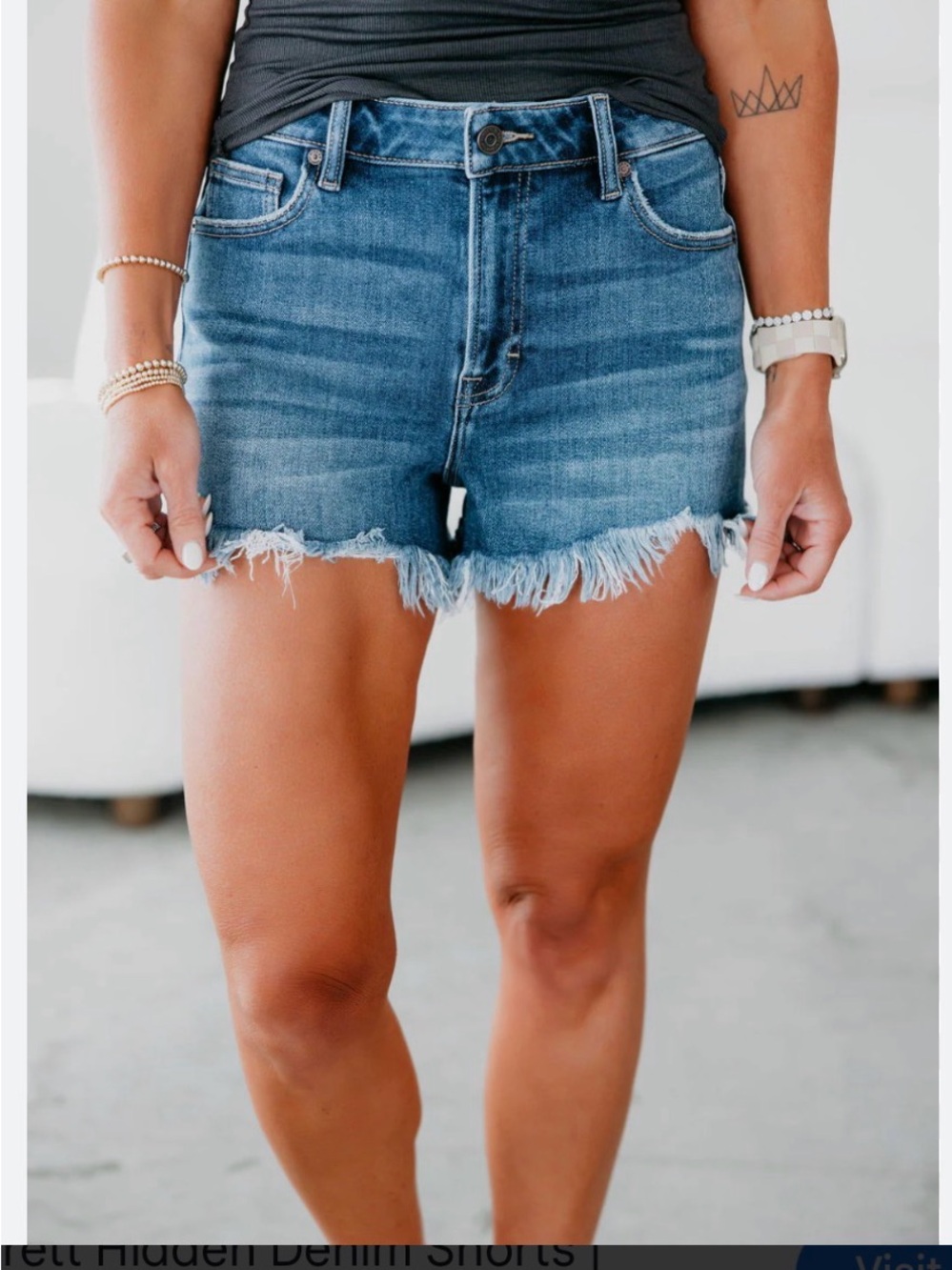 Hidden Denim Frayed Hem Shorts Size Small Medium Wash High Rise